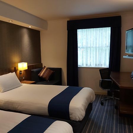 Holiday Inn Express London Gatwick Crawley, An Ihg Hotel Екстериор снимка