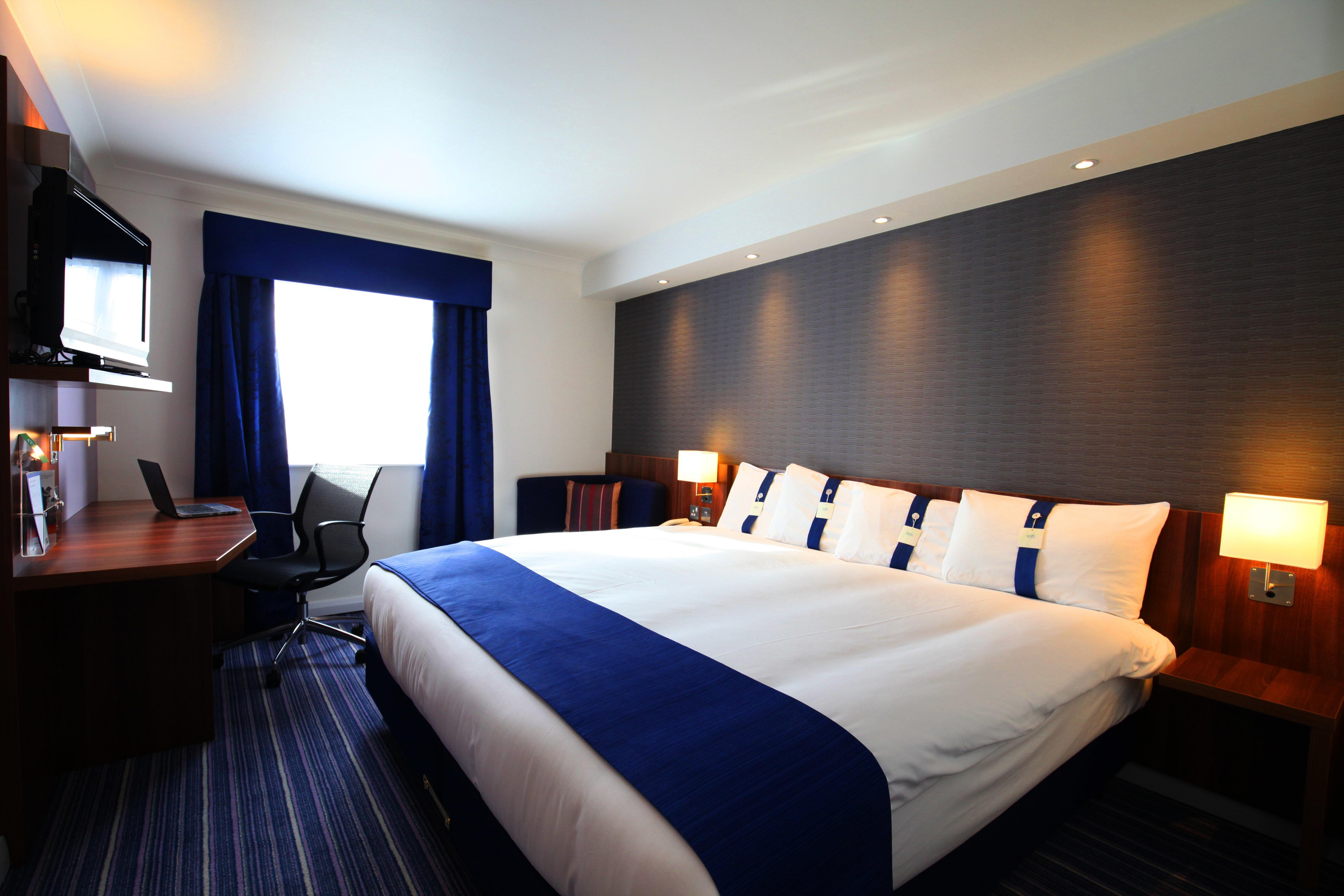 Holiday Inn Express London Gatwick Crawley, An Ihg Hotel Екстериор снимка
