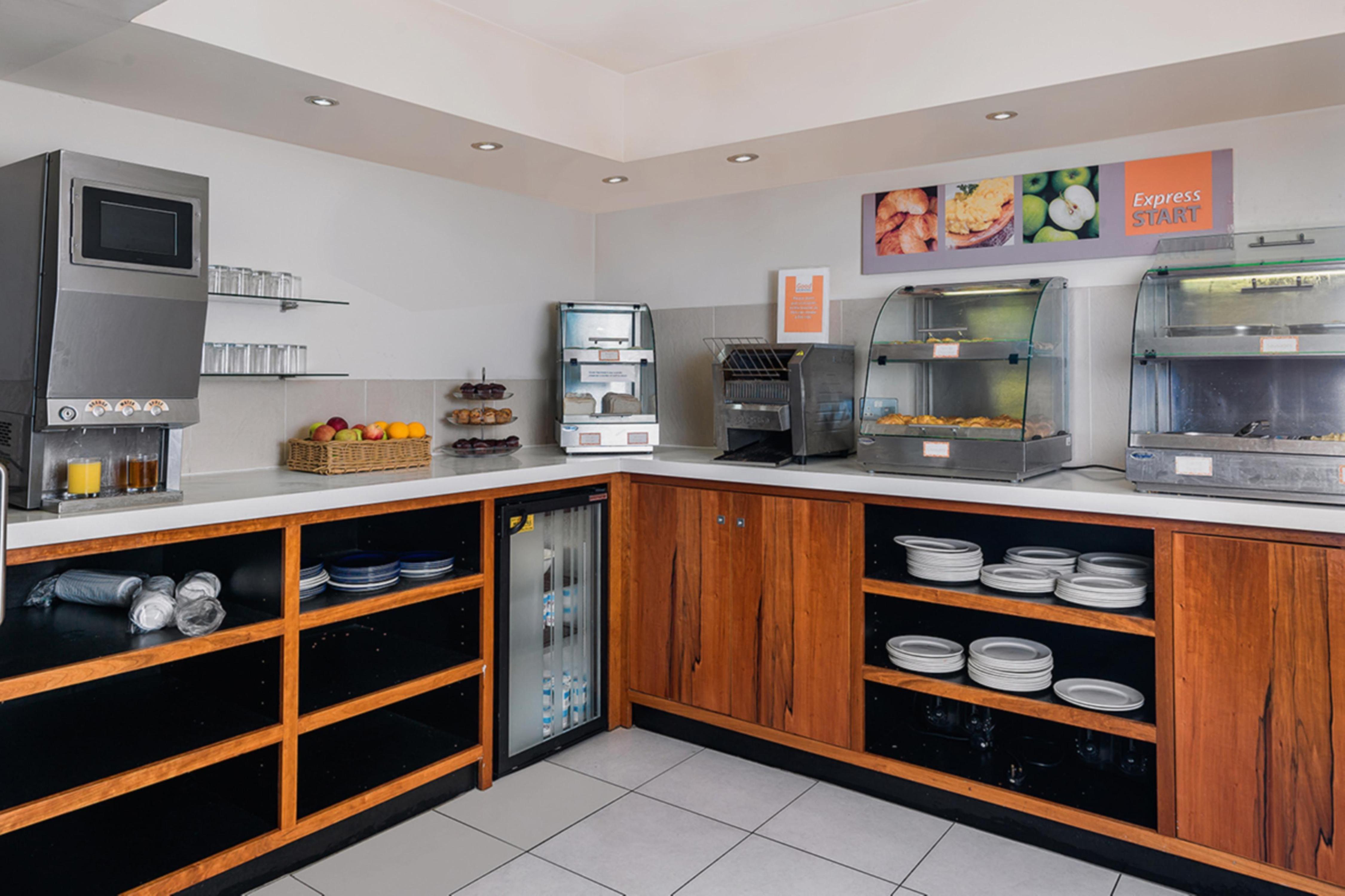 Holiday Inn Express London Gatwick Crawley, An Ihg Hotel Екстериор снимка