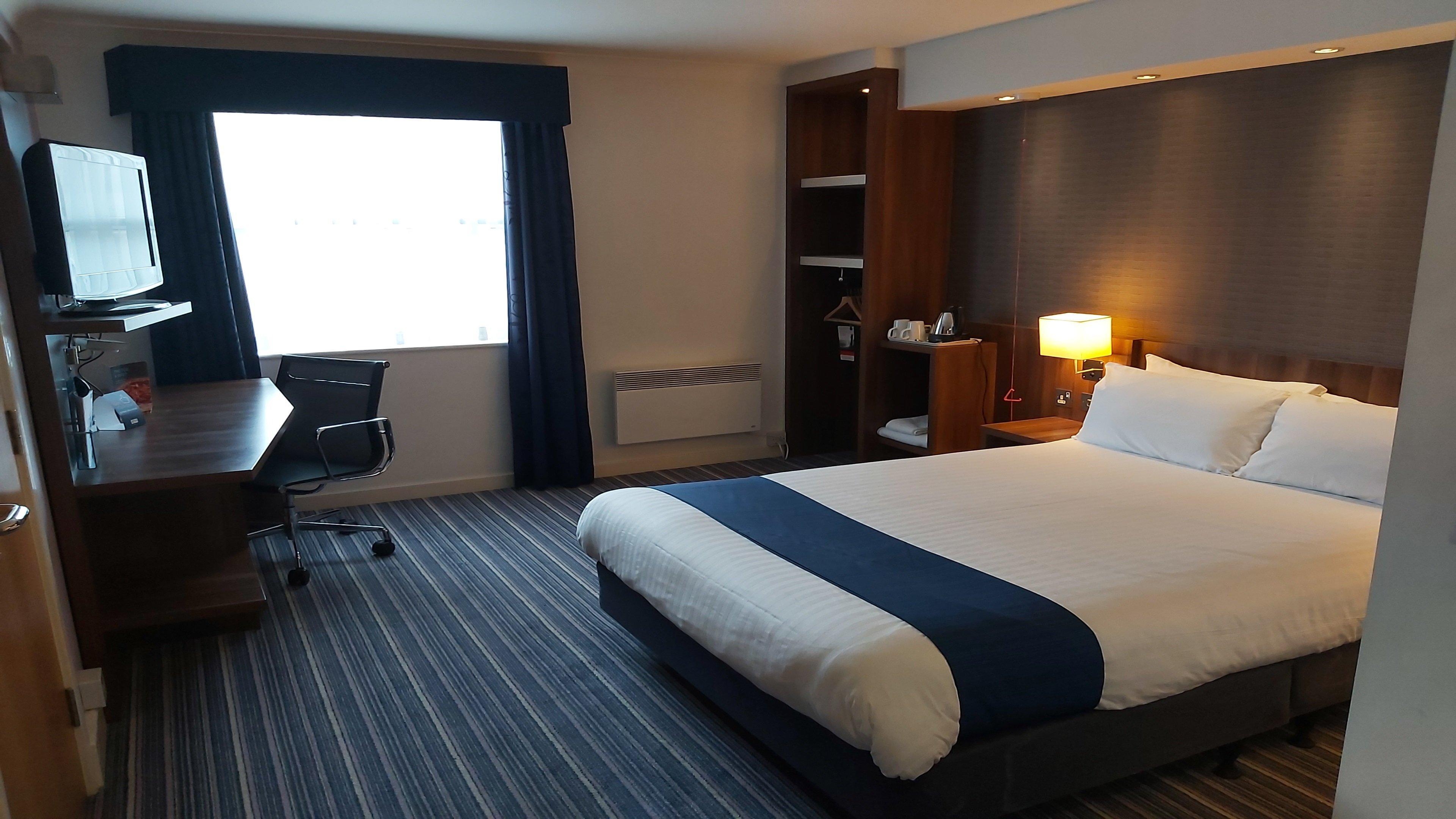 Holiday Inn Express London Gatwick Crawley, An Ihg Hotel Екстериор снимка