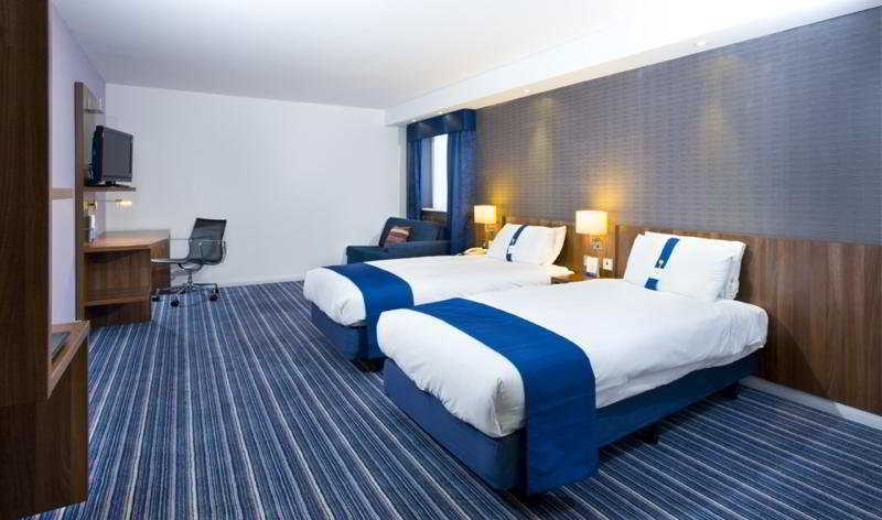 Holiday Inn Express London Gatwick Crawley, An Ihg Hotel Екстериор снимка